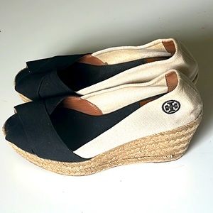 Tory Burch Espadrille wedge sandals, Women’s sz 7.5. Black & white. Super cute!